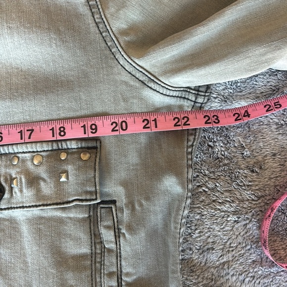 Lularoe Kenny Denim Jacket with Tiger Face in Grey Denim Size 2XL - Picture 5 of 7